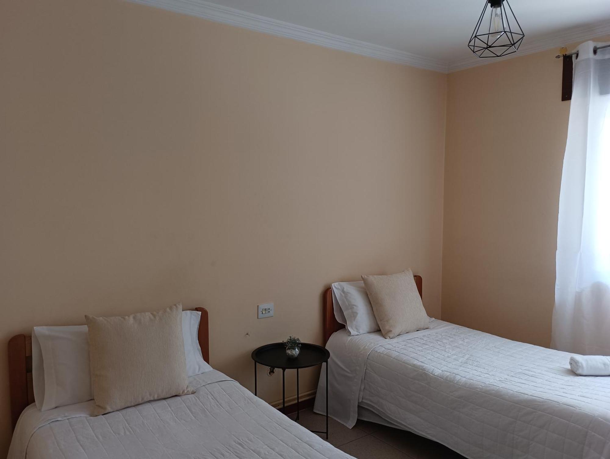 Hostal Pension Mar De Plata Lugo Quarto foto