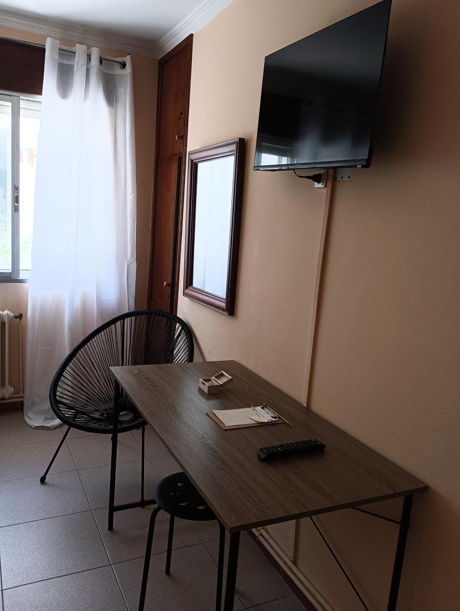 Hostal Pension Mar De Plata Lugo Quarto foto